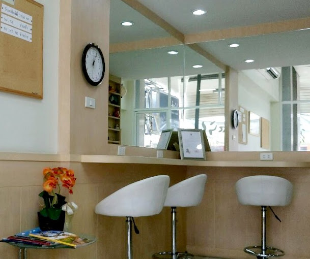 Waraku reception and waiting area